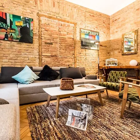 Urbana Hipster Downtown Apartment Budapest